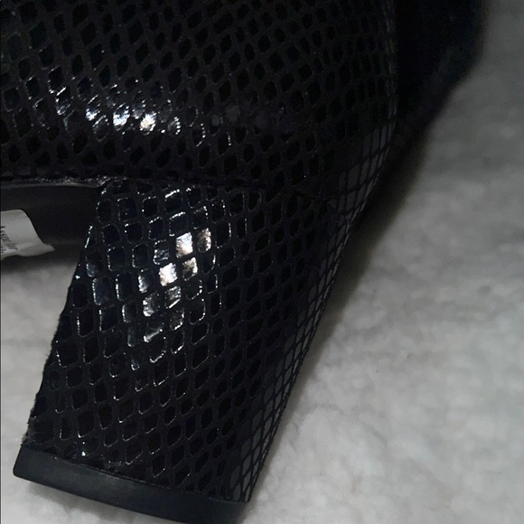 Karen Scott Black Heeled Boots with Sleek Silhouette - Picture 14 of 15